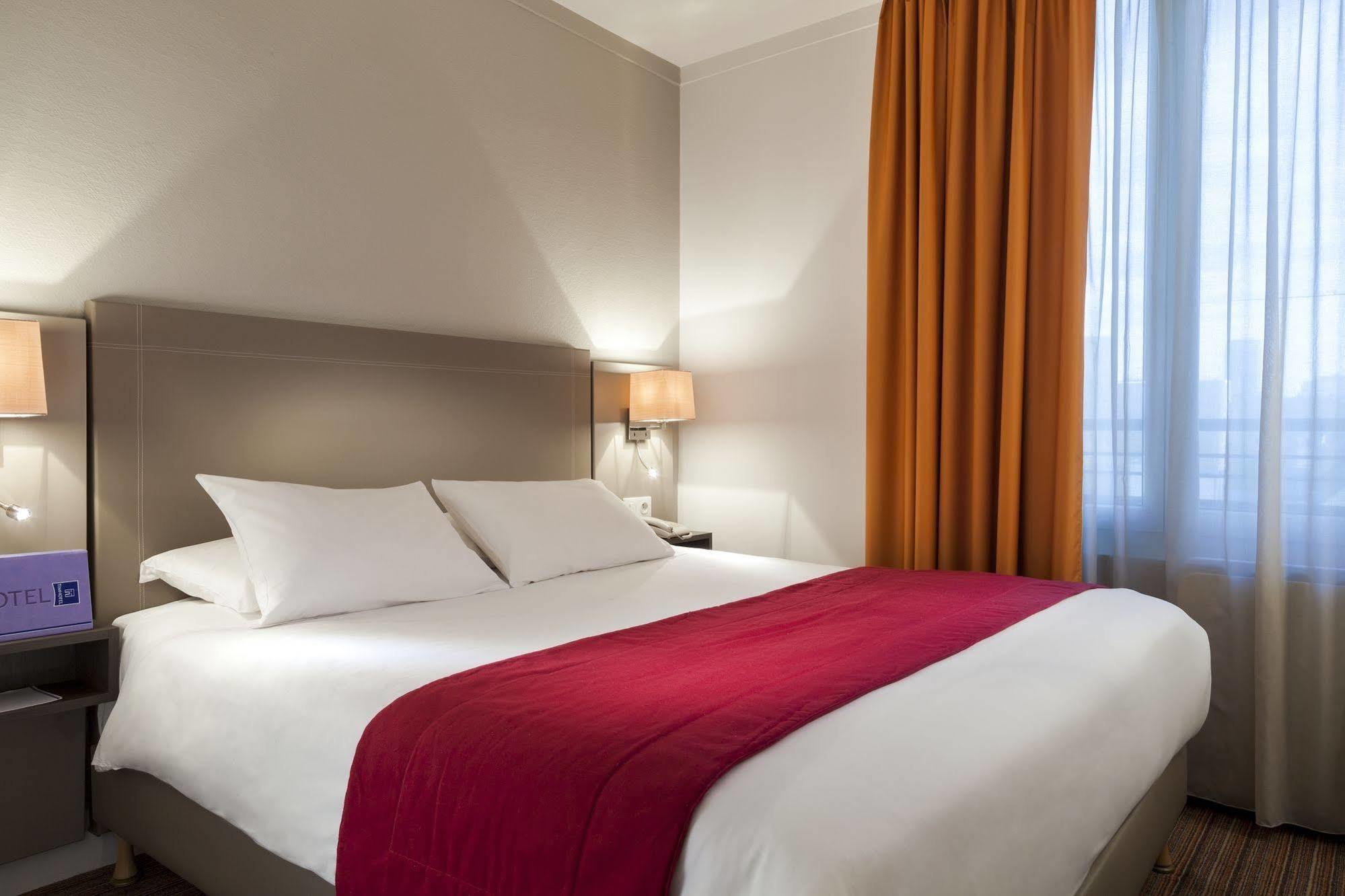 Timhotel Tour Eiffel Paris Exterior photo